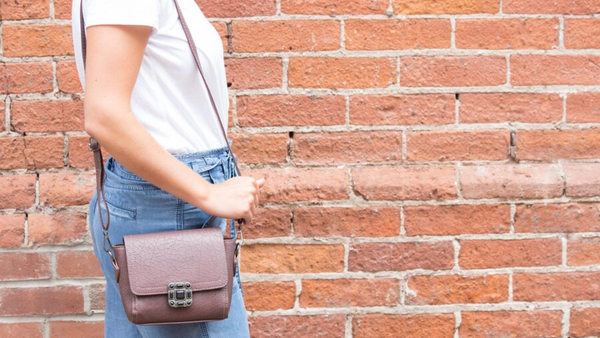 Minimalist Fashion: The Versatility of Crossbody Bags