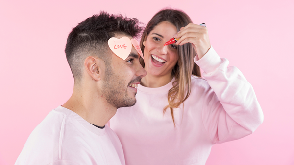 5 Valentine's Day Gift Ideas to Sweep Your Girlfriend Off Her Feet!