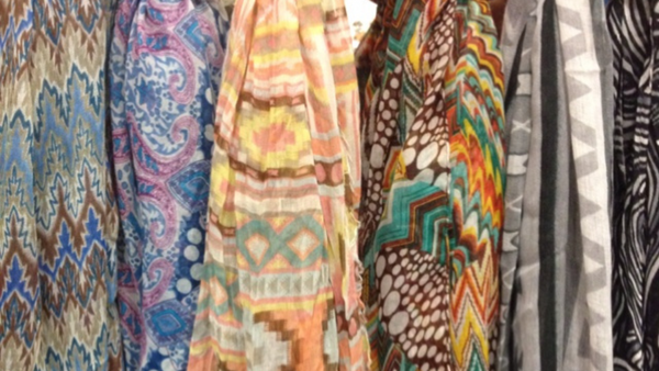 Transitioning from Summer to Fall: The Best Lightweight Scarves for September